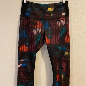 Lucy workout crops - size medium